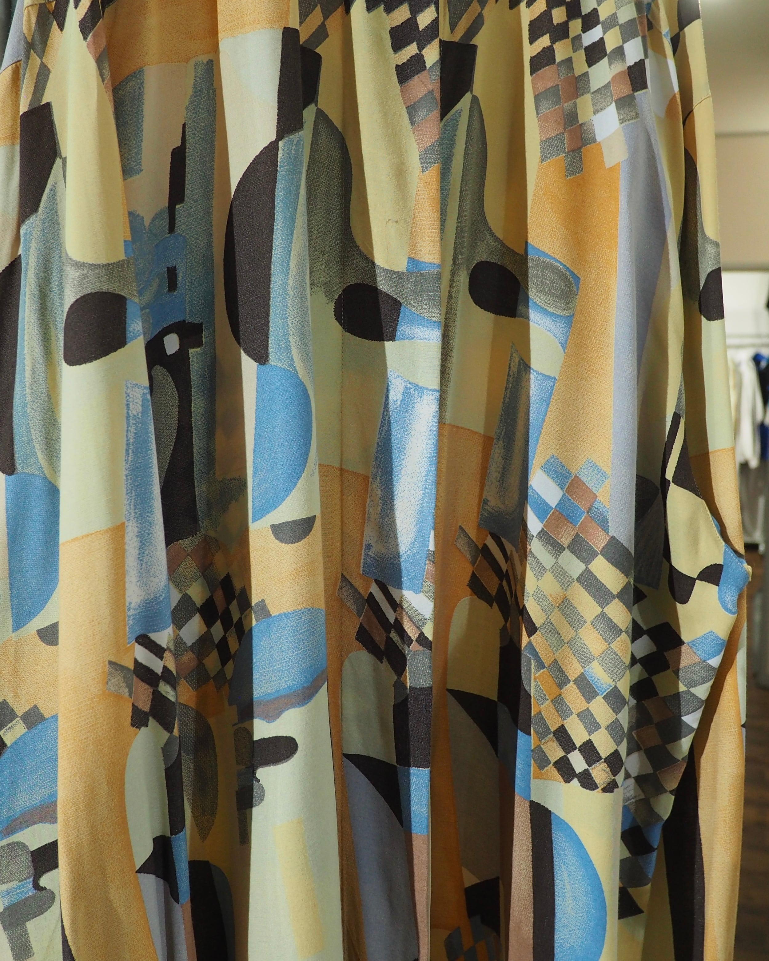 1980 - 90s Beautiful Abstract Art Painting vintage Drape No Collar Shirt