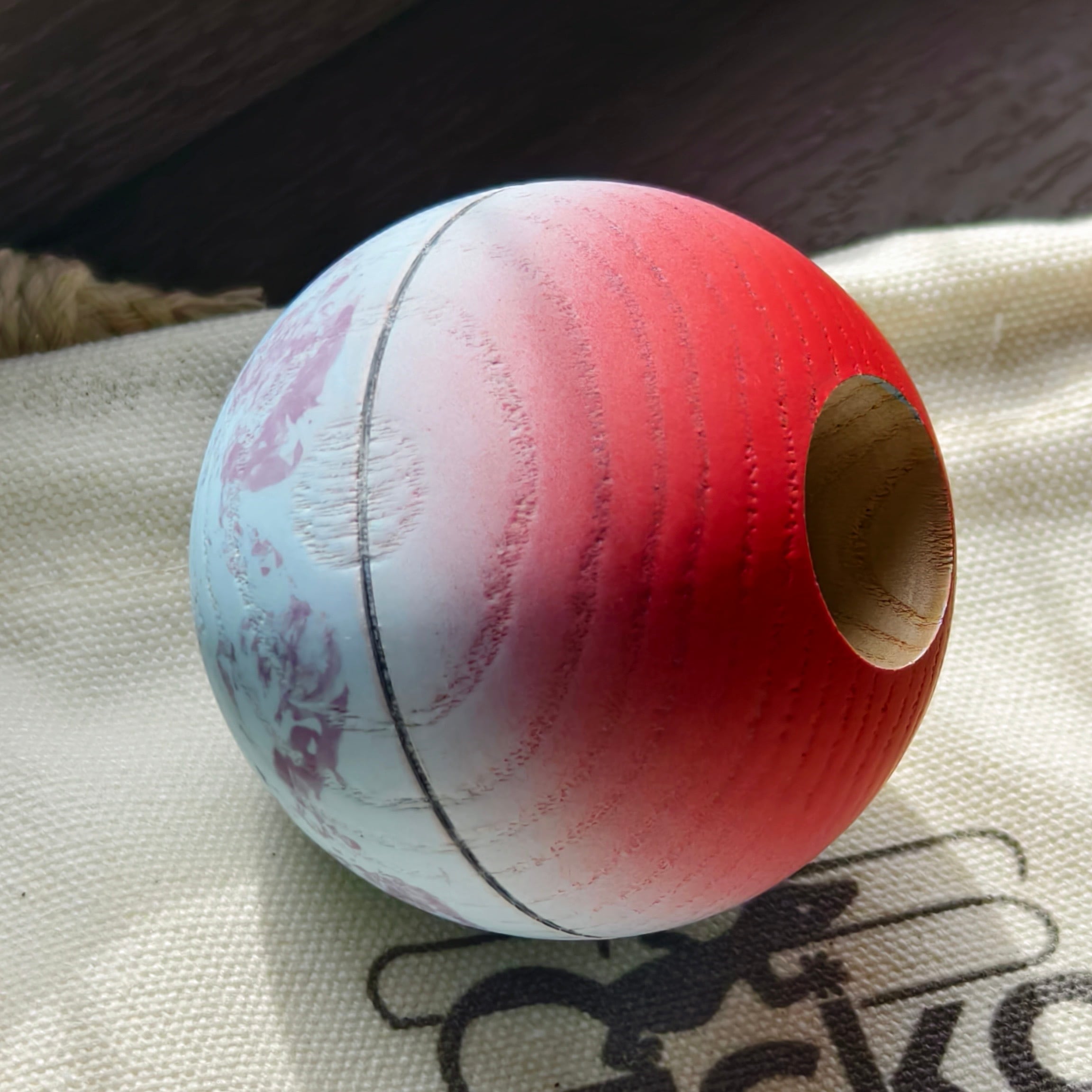 Winner Kendama Gecko paint -- Blue Planet (Tama only ) | KEN
