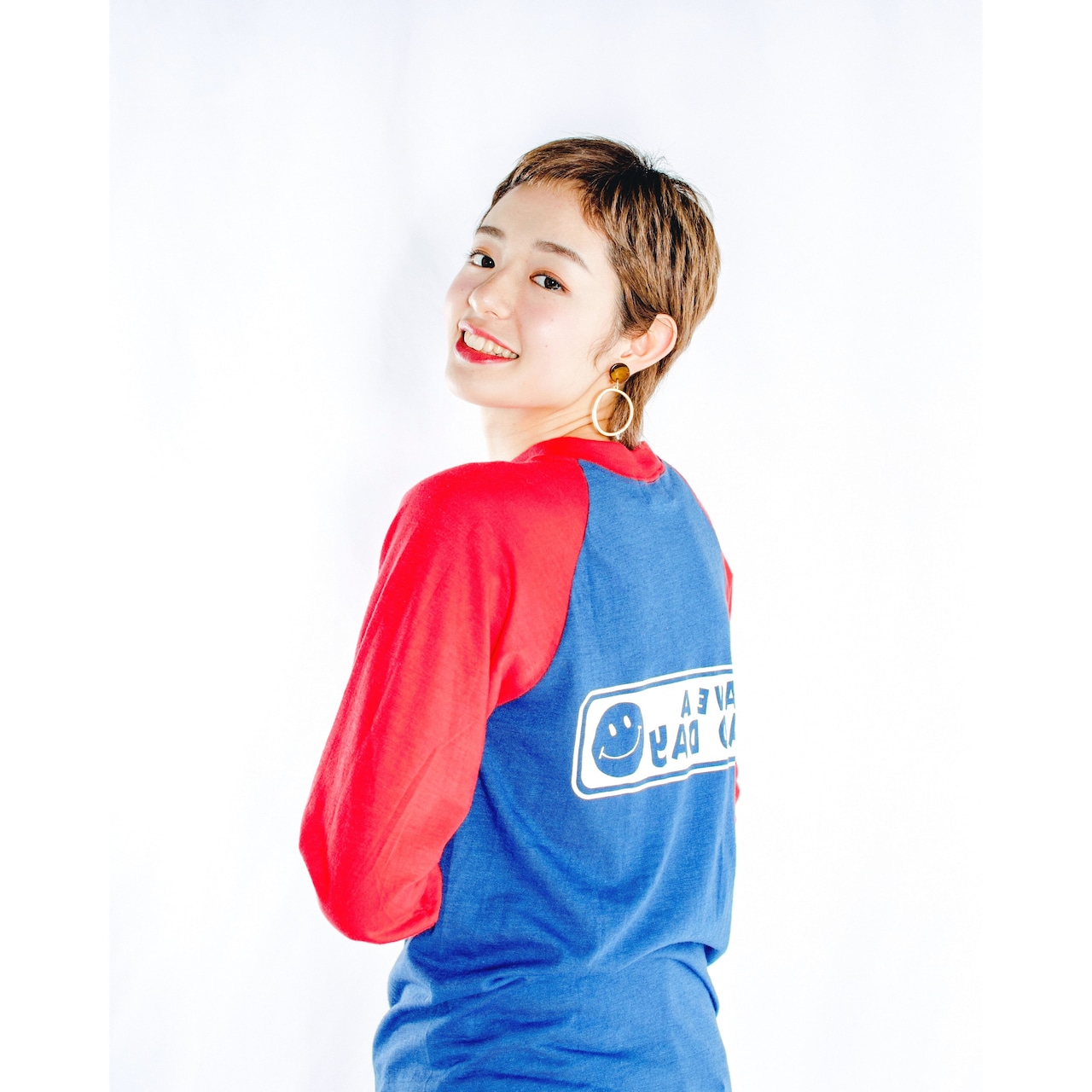 【LOST AND FOUND】"HAVE A HAPPY DAY" Vintage Raglan T-shirt (BLUE × RED)