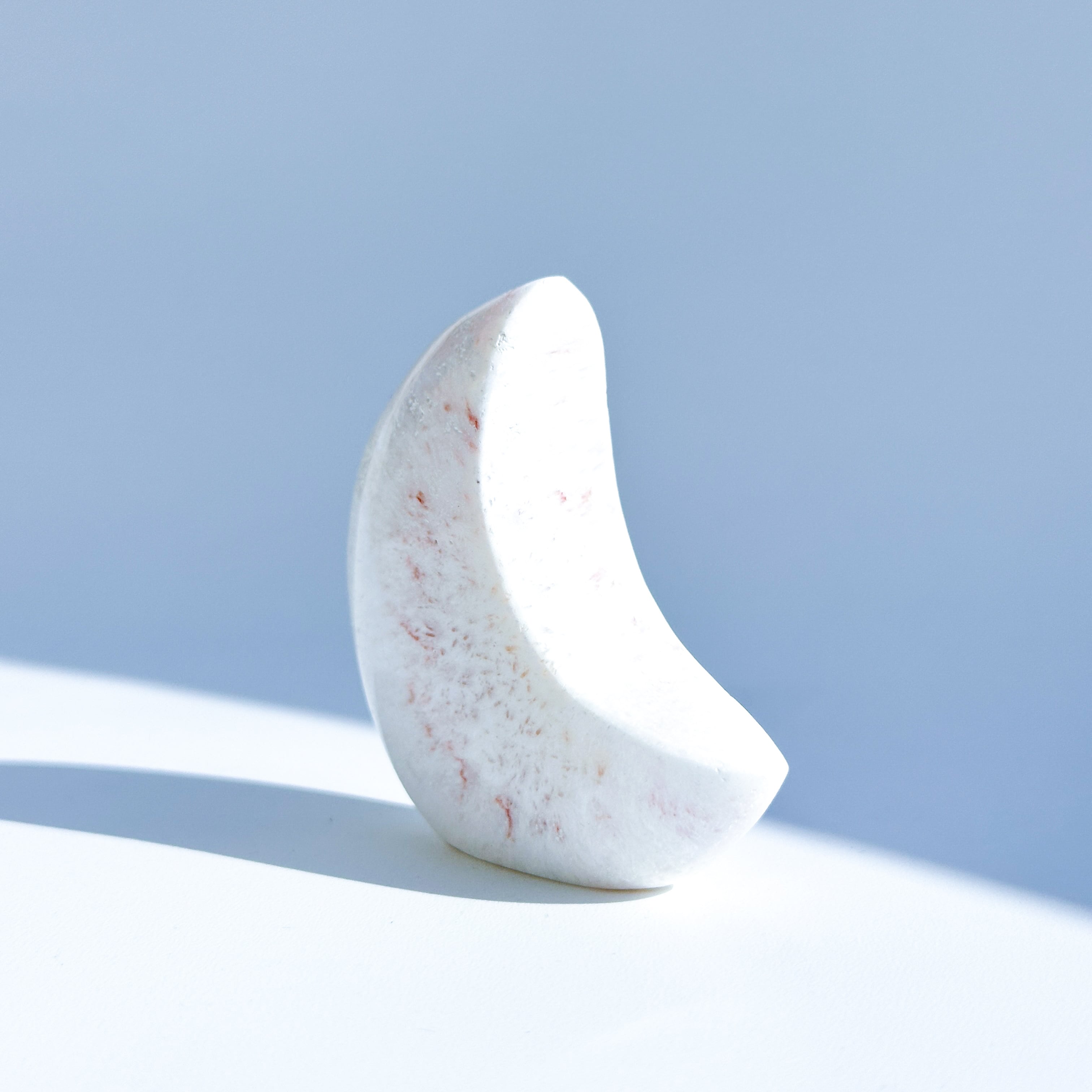 ホワイトスコレサイト 置き型 三日月 04◇ White Scolecite ◇ 天然石
