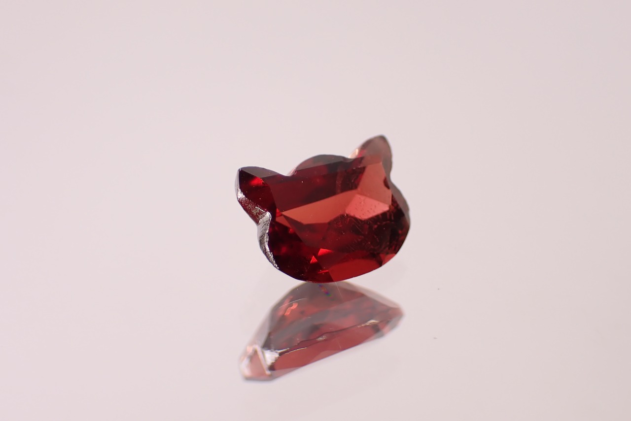 ガーネット(猫カット)　1.48ct　[D11‐545]