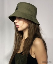 MADE IN COOLA ロゴ Emb ハット (KHAKI)　CQ-44503