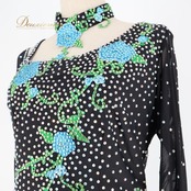 社交ダンス 衣装 ラテン ドレス ワンピース デモ 競技 ダンス パーティ 発表会 青 水色 緑 大きめ ブラック系 ブルー系 豪華 デザイン かわいい おしゃれ ステージ 衣装用 レディース