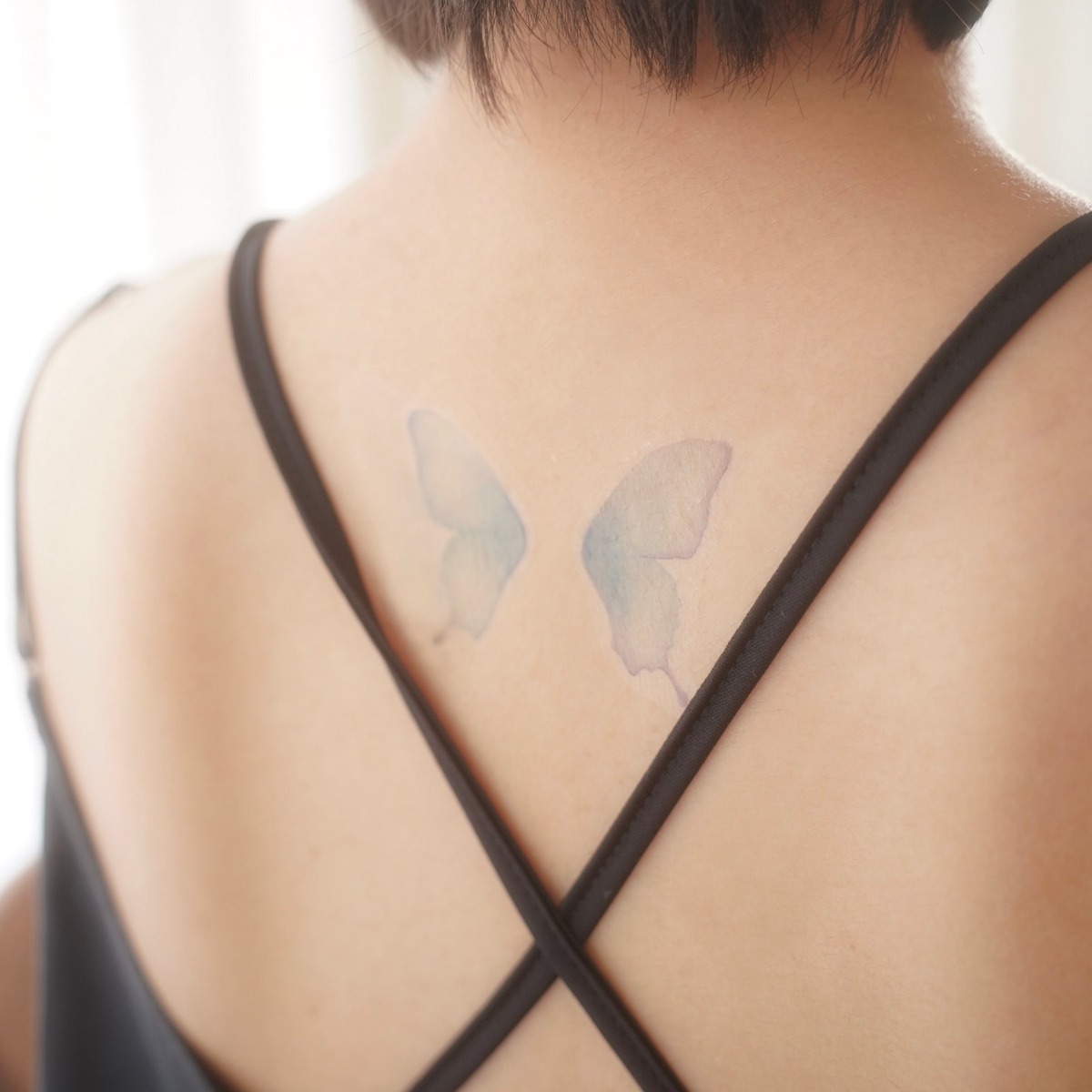 片羽の蝶のタトゥーシール Mei Mei 迷々