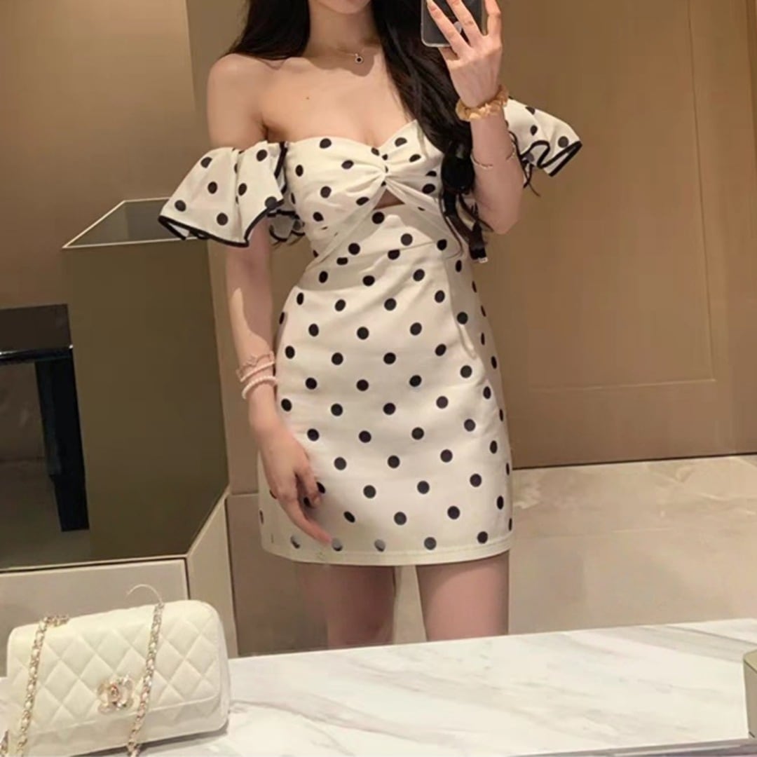 One-shoulder dot dress 260405