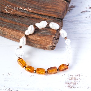 琥珀とパールの輝く美と健康ブレス［アンバー（琥珀）／淡水パール／水晶／クラック水晶］