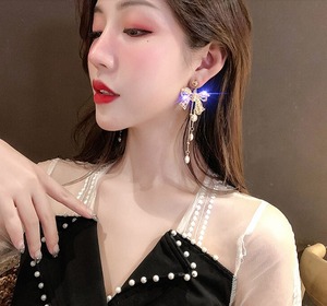 リボン パールピアス 大人可愛い きれいめ 大人 おしゃれ お洒落 かっこいい エキゾチック キュート 20代 30代 40代 50代 レディース 女性用 通勤 デート お出かけ 女子会 お泊まり 休日 パーティー イベント 旅行 お買い物 普段使い 韓国 ファッション スタイル 格上げ プレゼント プチプラ オールシーズン 誕生日 二次会 ゴールド