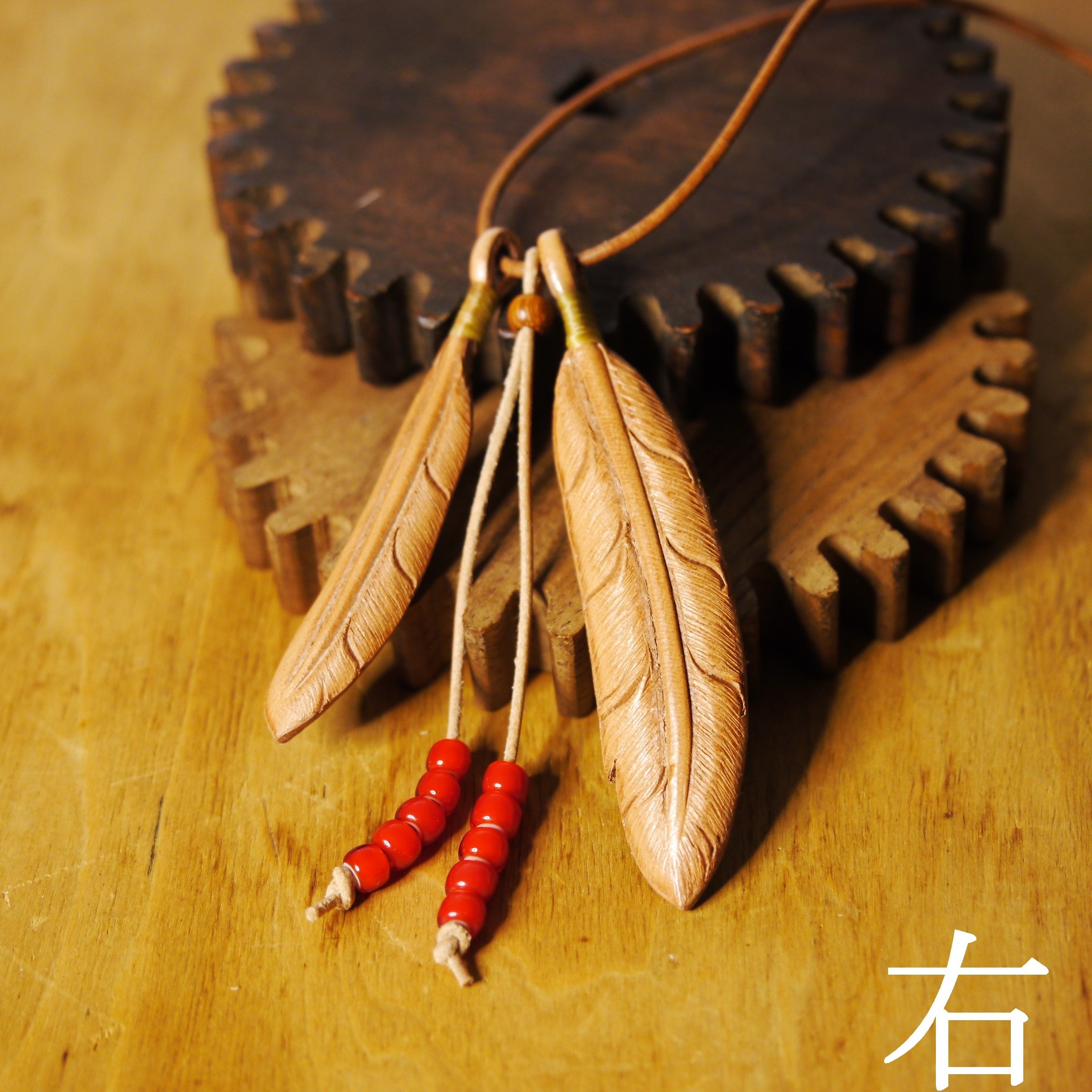 ヌメ革製イーグルフェザーネックレス (大&中） | Leather Works Exist