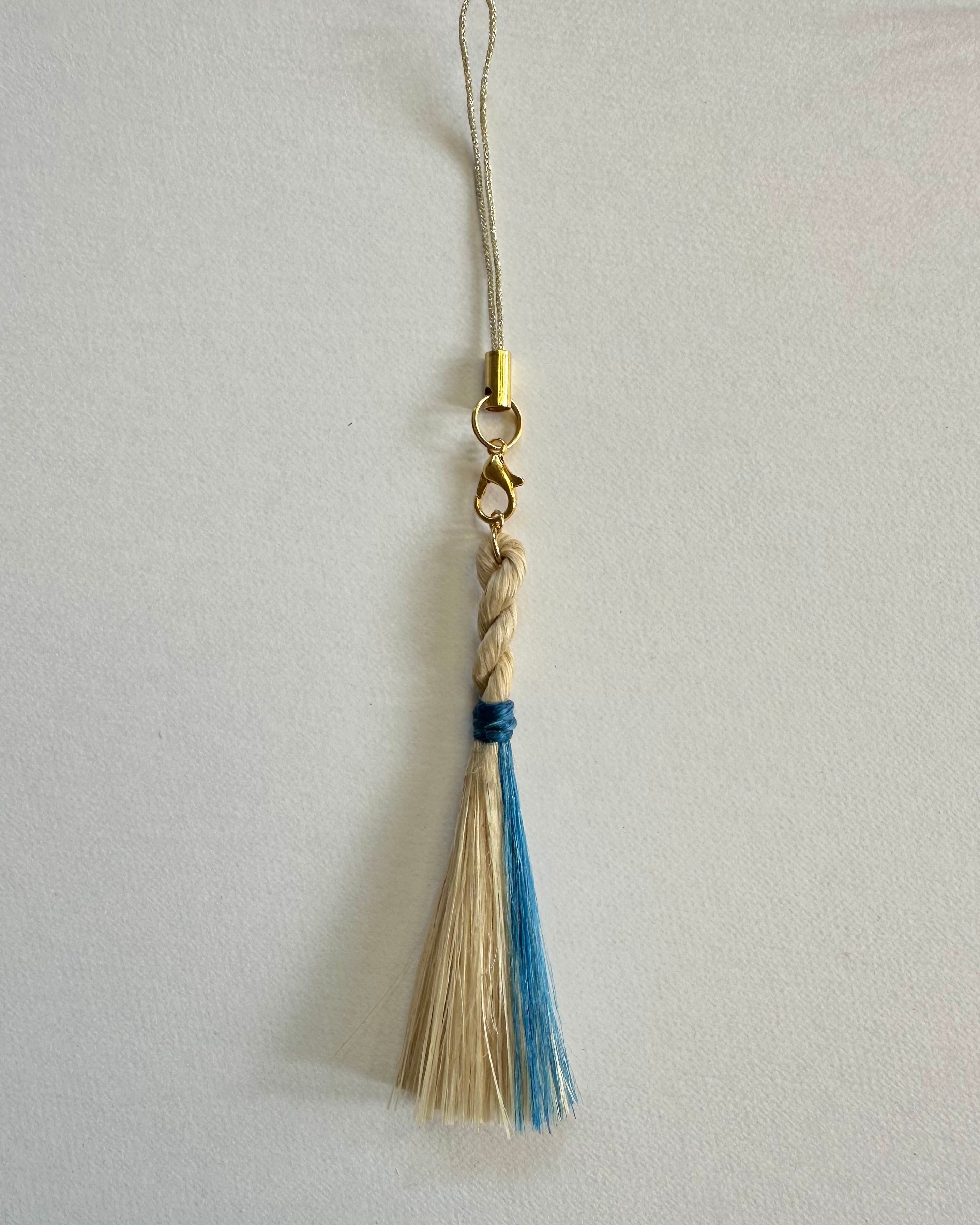 Byaccochan の精麻龍　ストラップ　脇鼻　鼻筋　アイライン　ブルーアイ ヒロインメイク・CEZANNE・キャンメイク・ADDICTION・LUMIURGLAS・D-UP