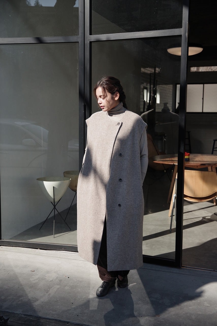 British Herringbone Sleeveless Coat