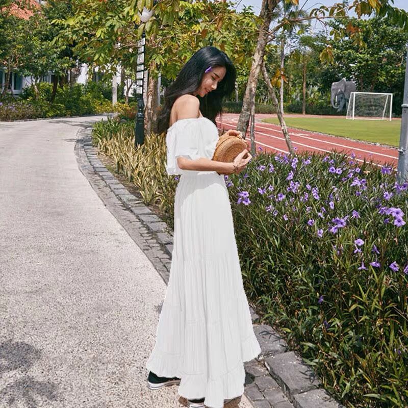45R 七分袖ワンピース　ドロップショルダー　コットン100 オフホワイト オフショルダーコットンマキシワンピース 胸元フリル リゾートワンピ