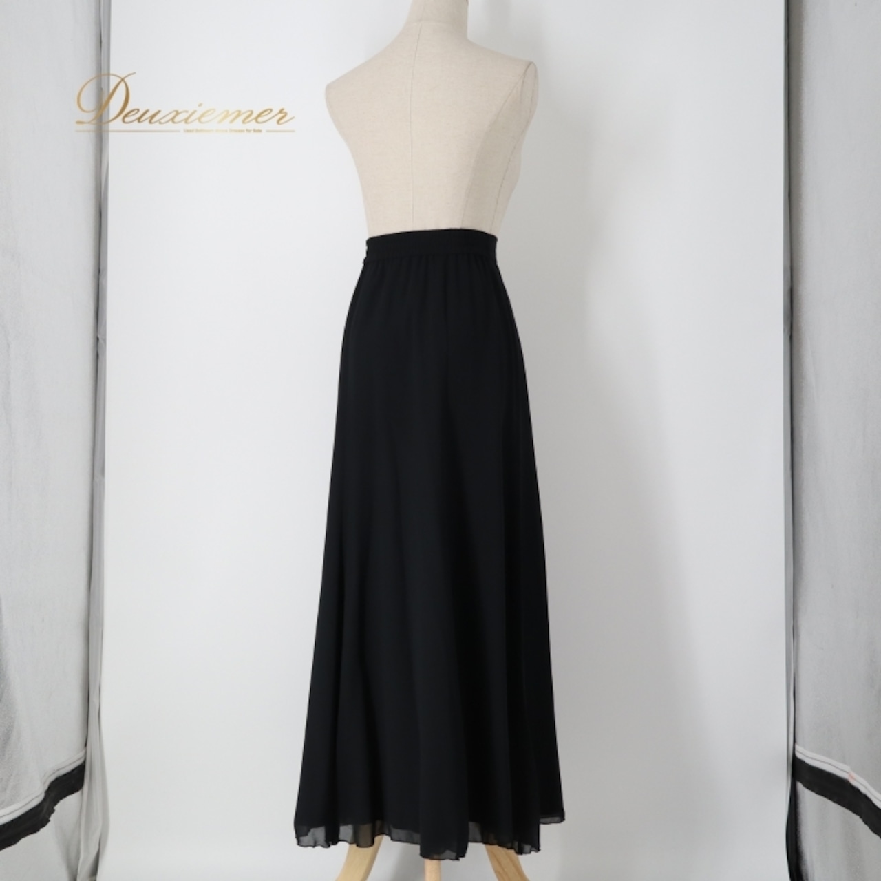 社交ダンス 衣装 スカート ブラック系 チャコット Chacott レッスン 練習 レッスンウェア 練習着 透け感 フリル 黒 無地 チュール かわいい 華やか おしゃれ 上品 大人っぽい 軽やか ふんわり 日本製 軽量 エレガント ダンス用 スポーツウェア フレアスカート 可愛い