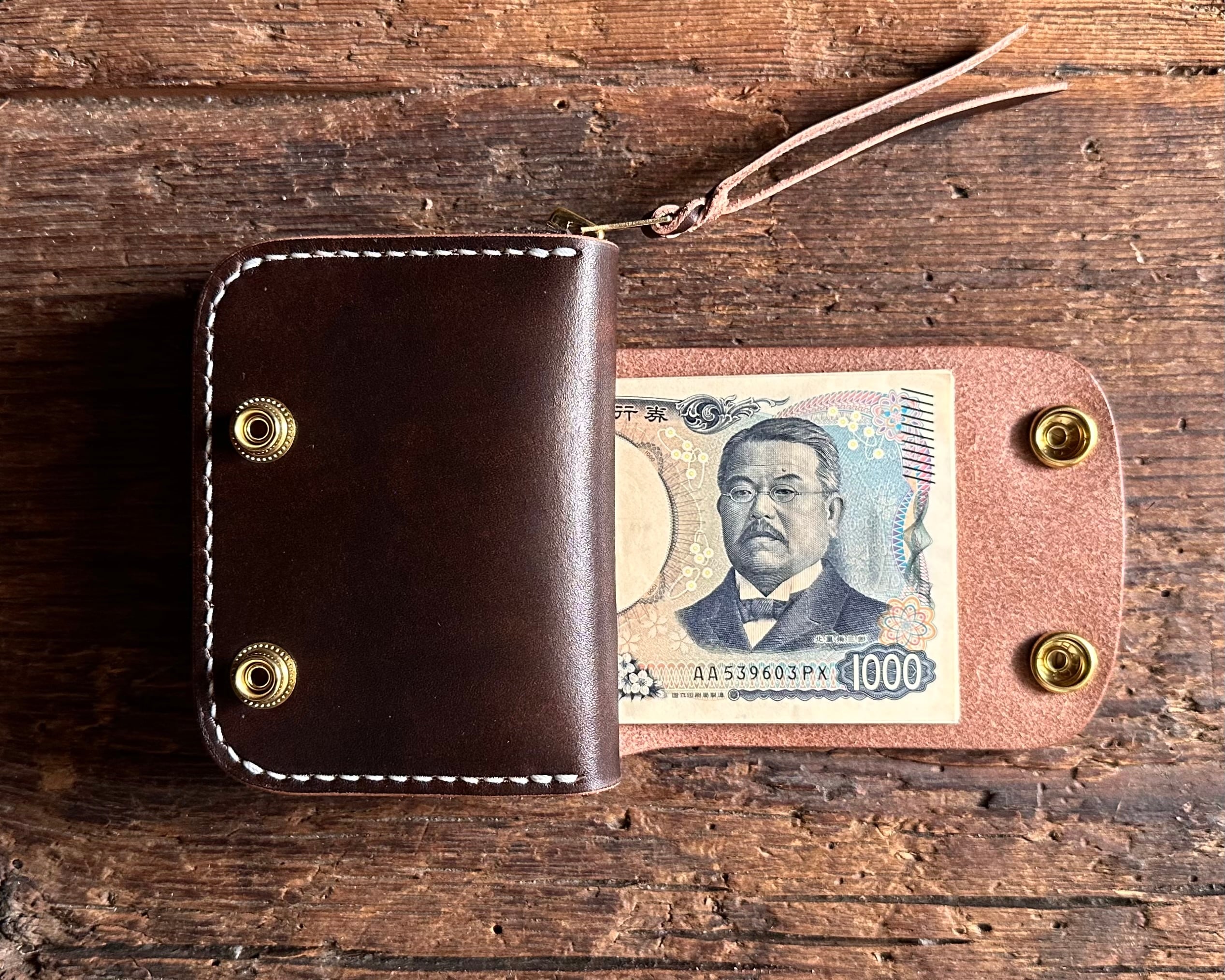 ROUND ZIP MINI WALLET