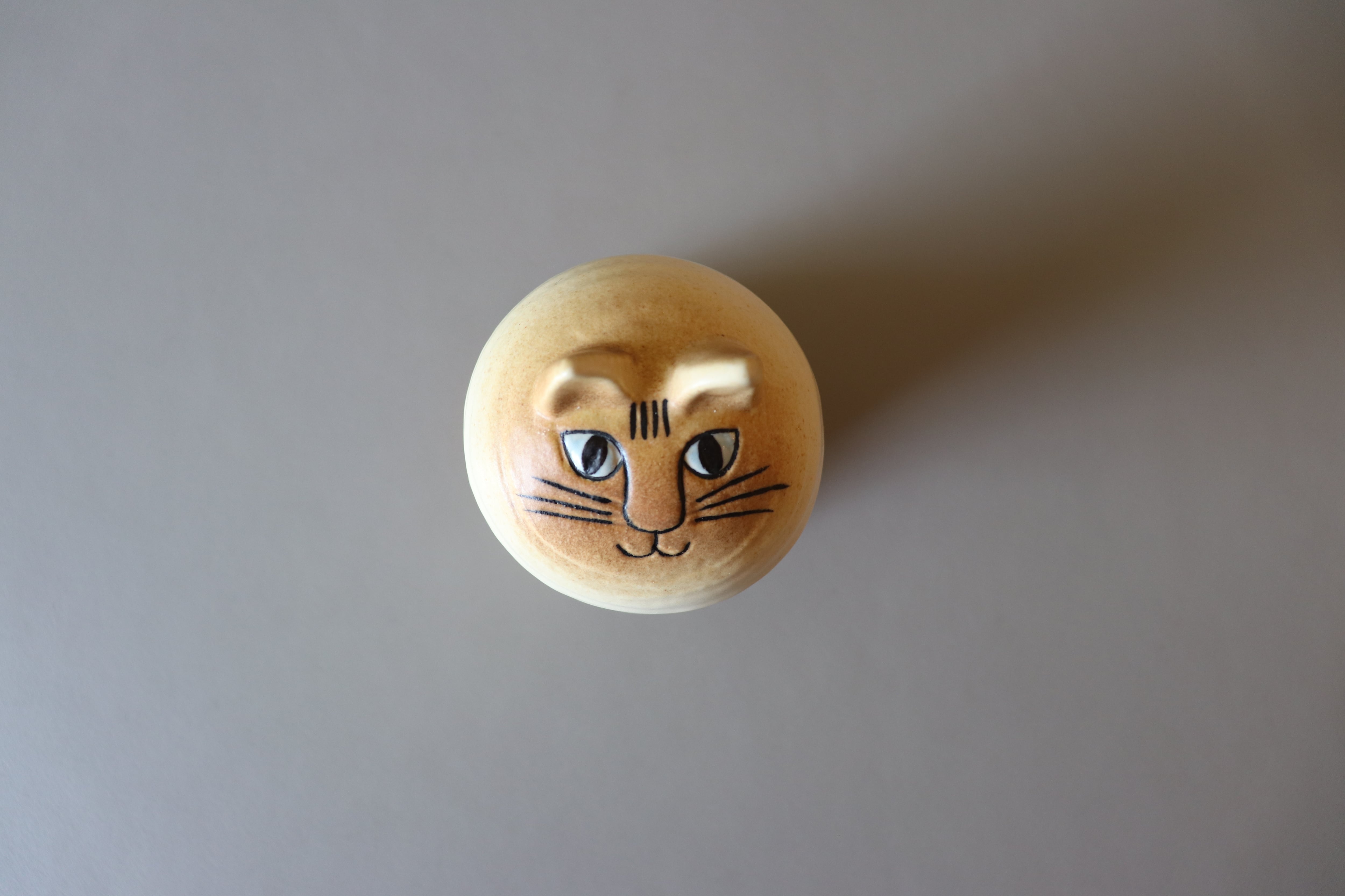 Lisa Larson/リサラーソン キャットマヤ ホワイト/ブラウン | Linnel