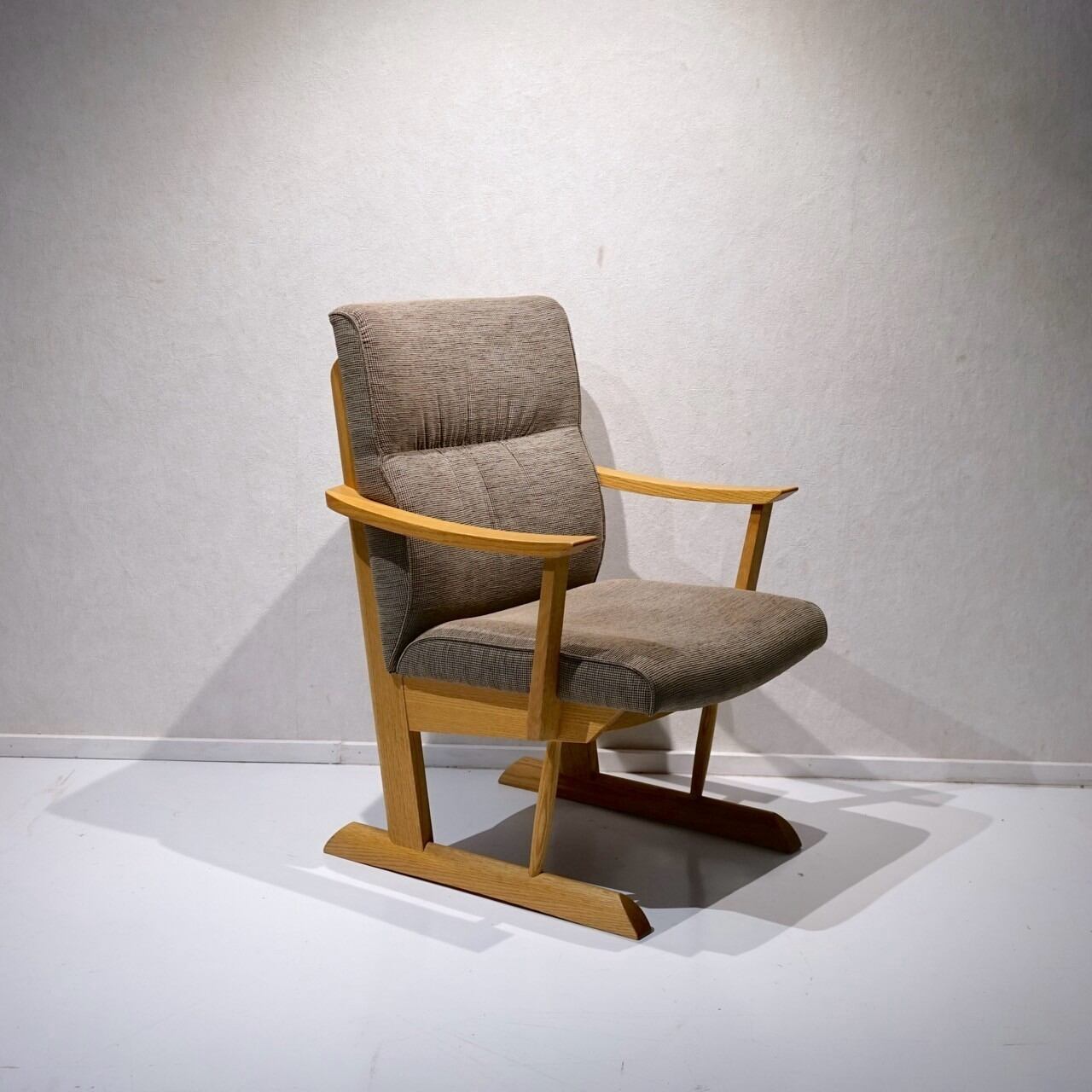 GMHK441C○飛騨産業 / HIDA キツツキ アームレスチェア ダイニング 剥離 飛騨産業 キツツキ ダイニングチェア 無垢材 国産家具