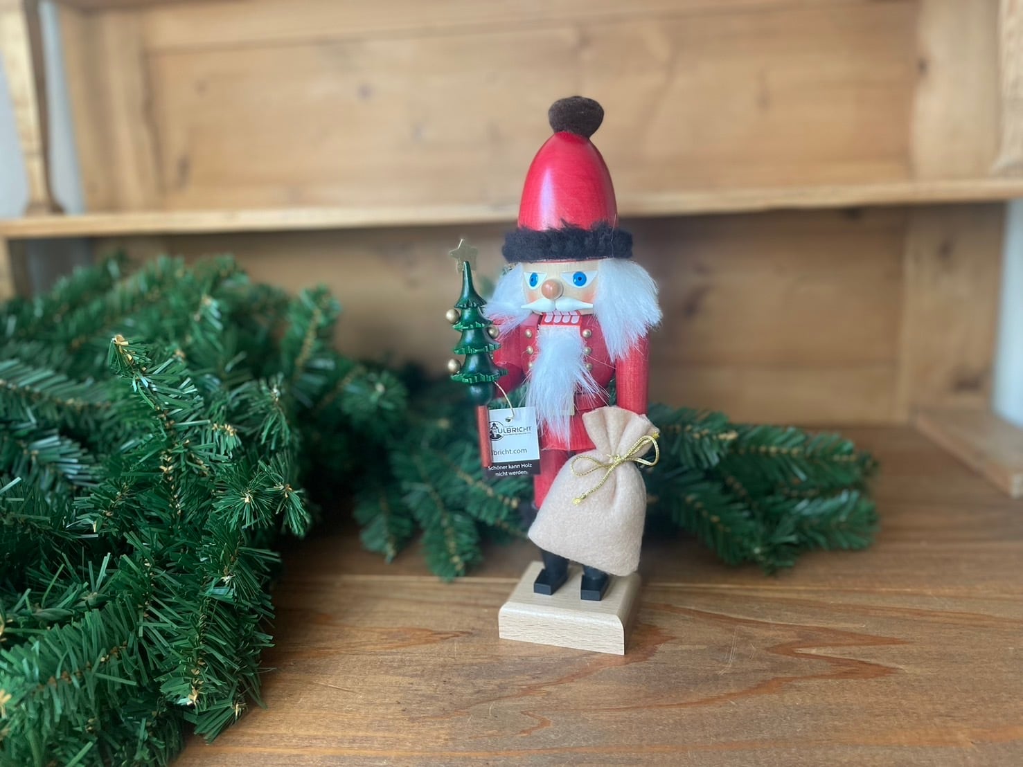ULBRICHT Nutcracker ツリーを持ったサンタクロースのくるみ割り人形
