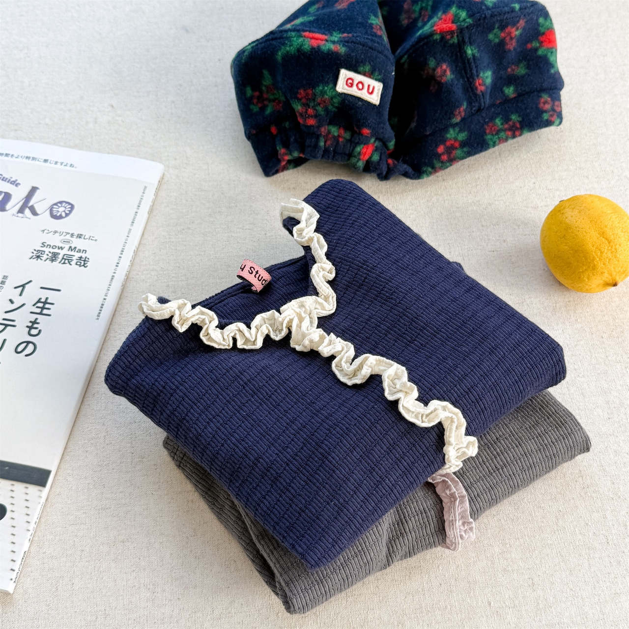 春フリル付きTシャツ