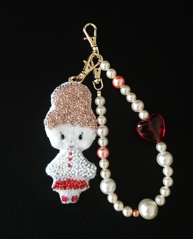 恋するアイリー❣️ビーズ刺繍ストラップ_10