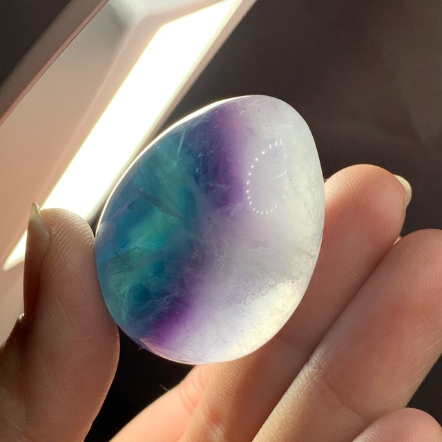 T21.可愛いグラデーションフローライトたまご