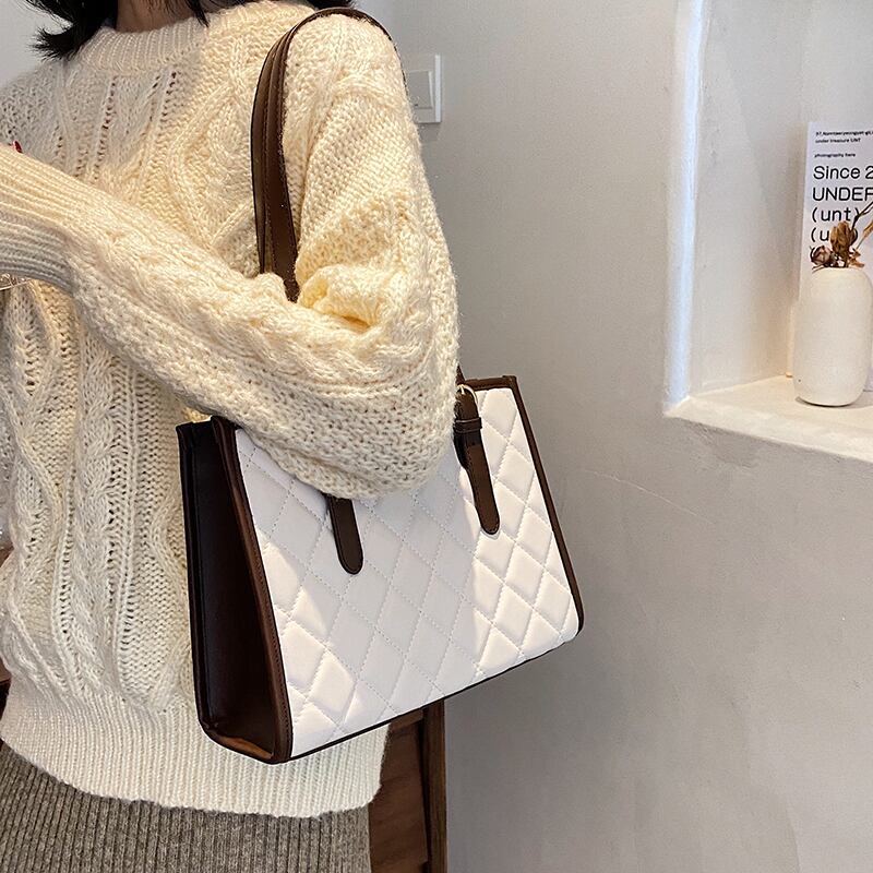 レッド トートバッグ ハンドバッグ Tiancai_Wing_Bag90285212931