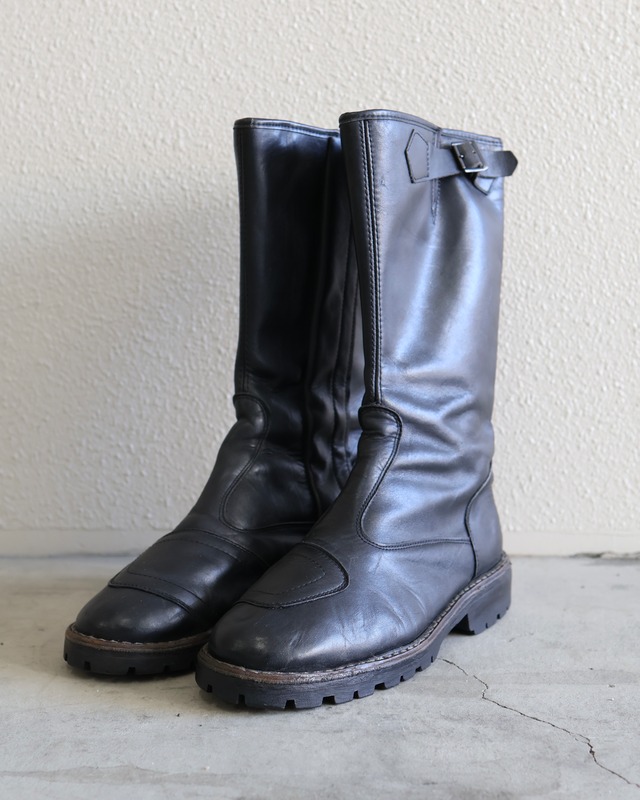 Side zip biker boots