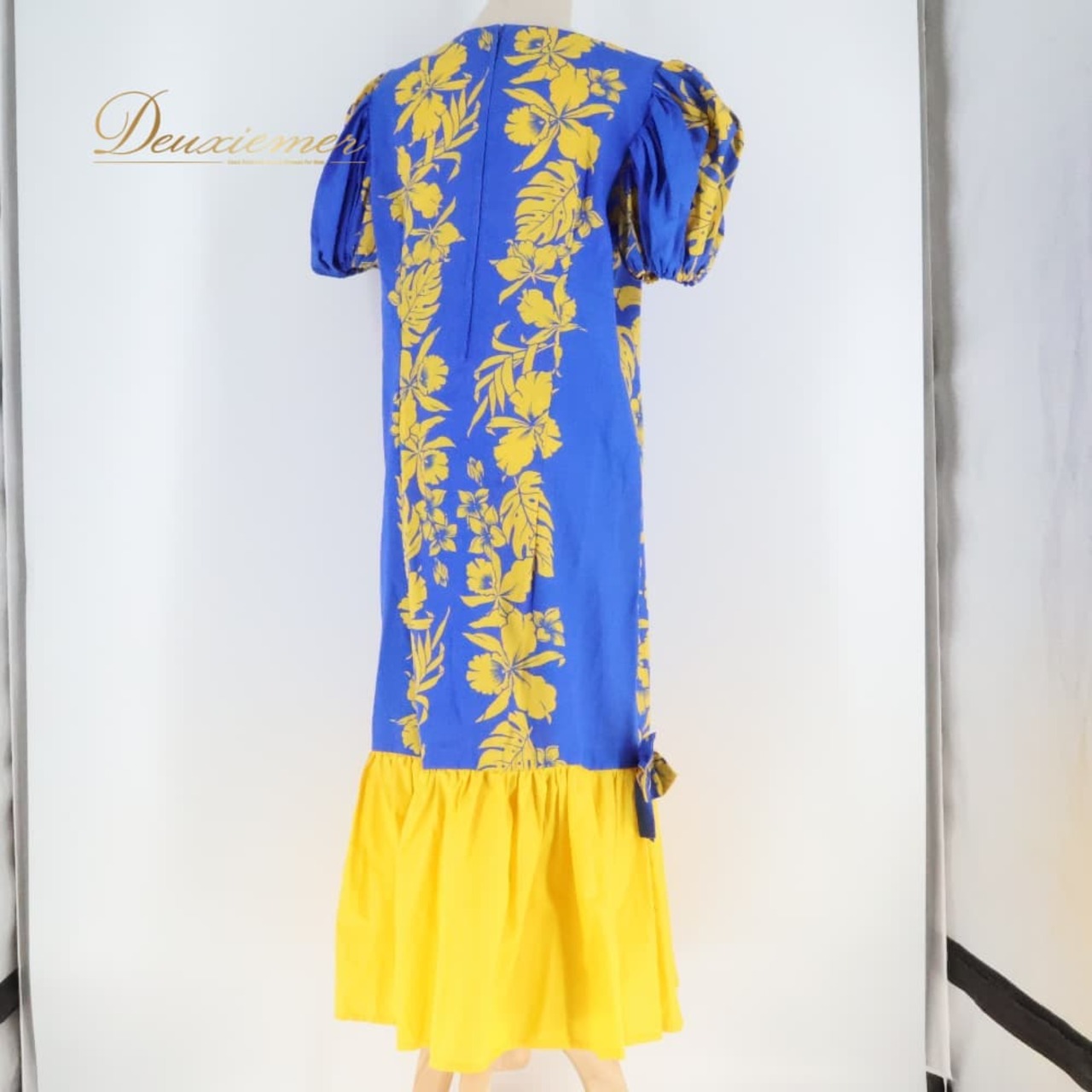 フラダンス 衣装 ワンピース ドレス ブルー系 イエロー系 リボン パフスリーブ モンステラ柄 花柄 かわいい 華やか 鮮やか 明るい 青 黄 ダンス衣装 ハワイアンダンス レディース ハワイアン アロハ ハワイアンプリント フラ ダンス レッスン 練習 黄色