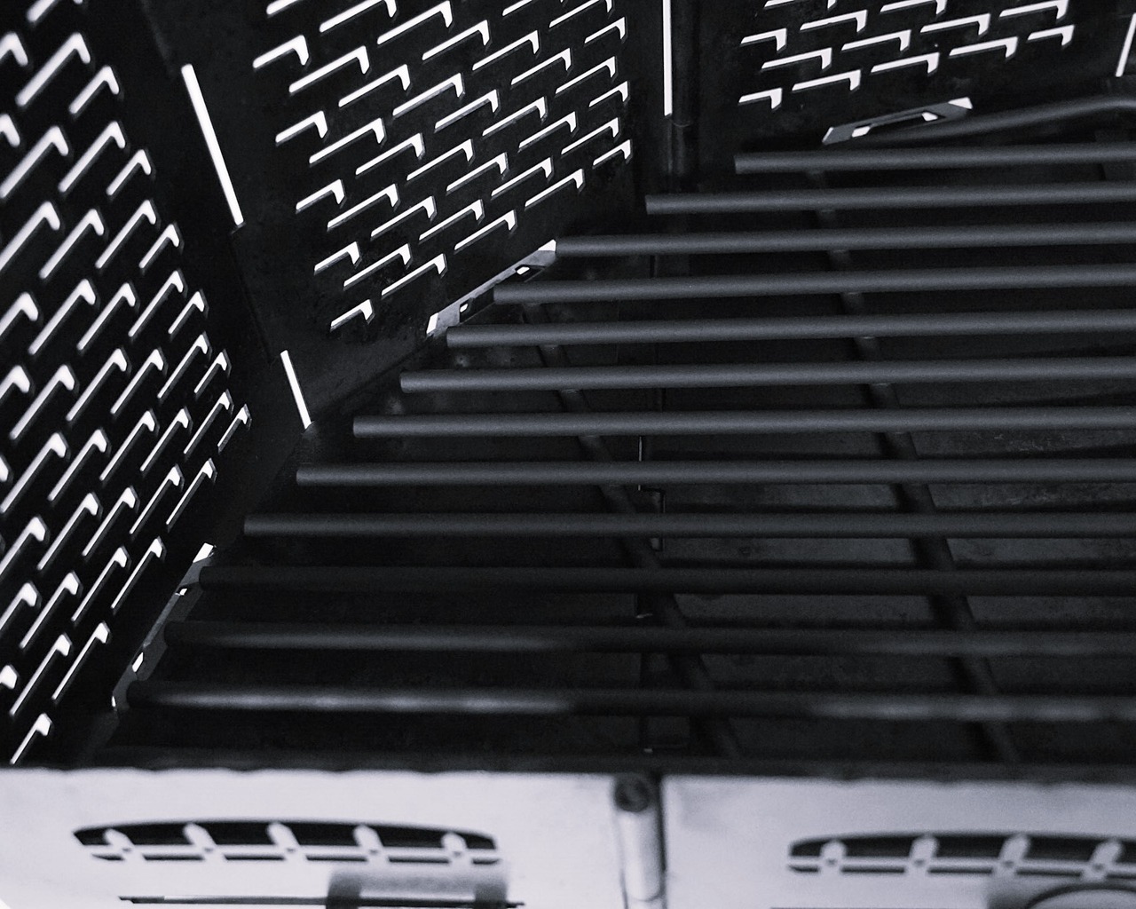 ロダン焚火台対応　炭床ブラックエール／ミカヅキロストル Cour　耐熱焼付塗装バージョンセット