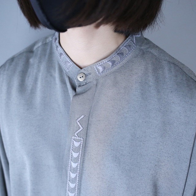 "刺繍" gray one-tone fry-front band-collar minimal shirt
