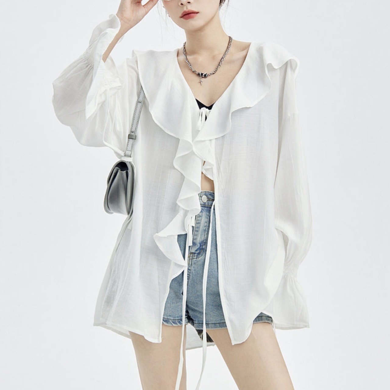 ruffled V-neck shirt (ME364)