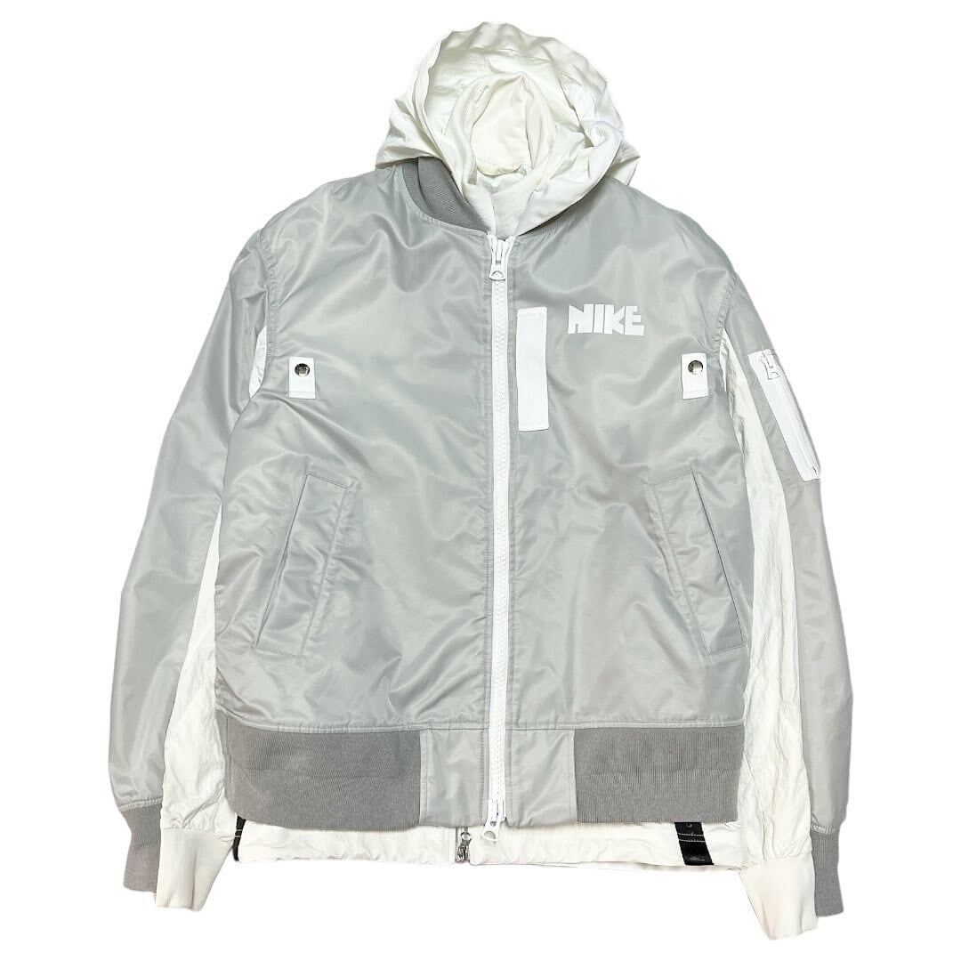 sacai x NIKE 21AW CV5686-097 Layered Bomber Jacket | A WORD sacai x NIKE 21AW CV5686-097 Layered Bomber Jacket | A WORD
