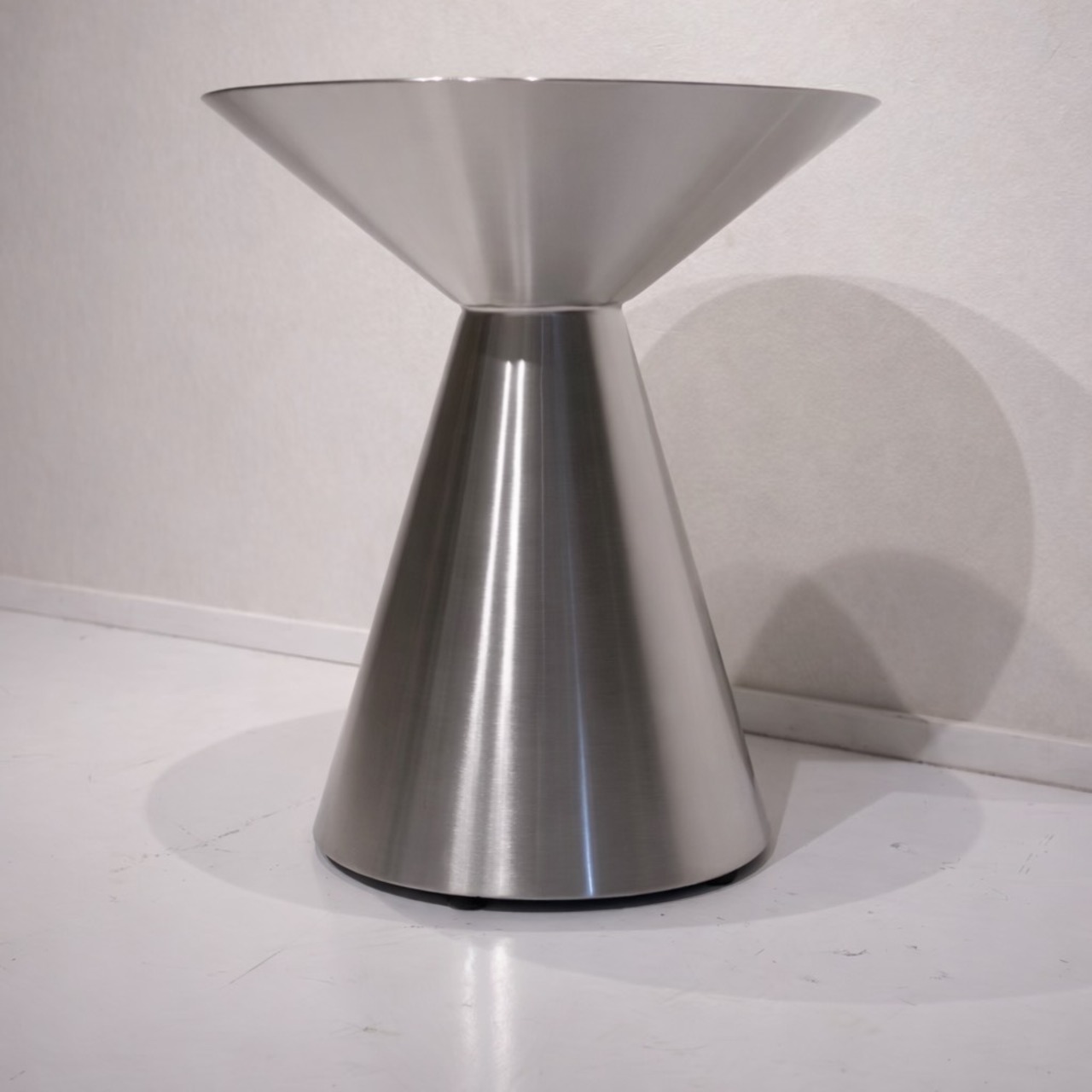 Bello select 輸入品 サイドテーブル ナイトテーブル ステンレス製 円形 テーブル モダン ラグジュアリー ホテルライク