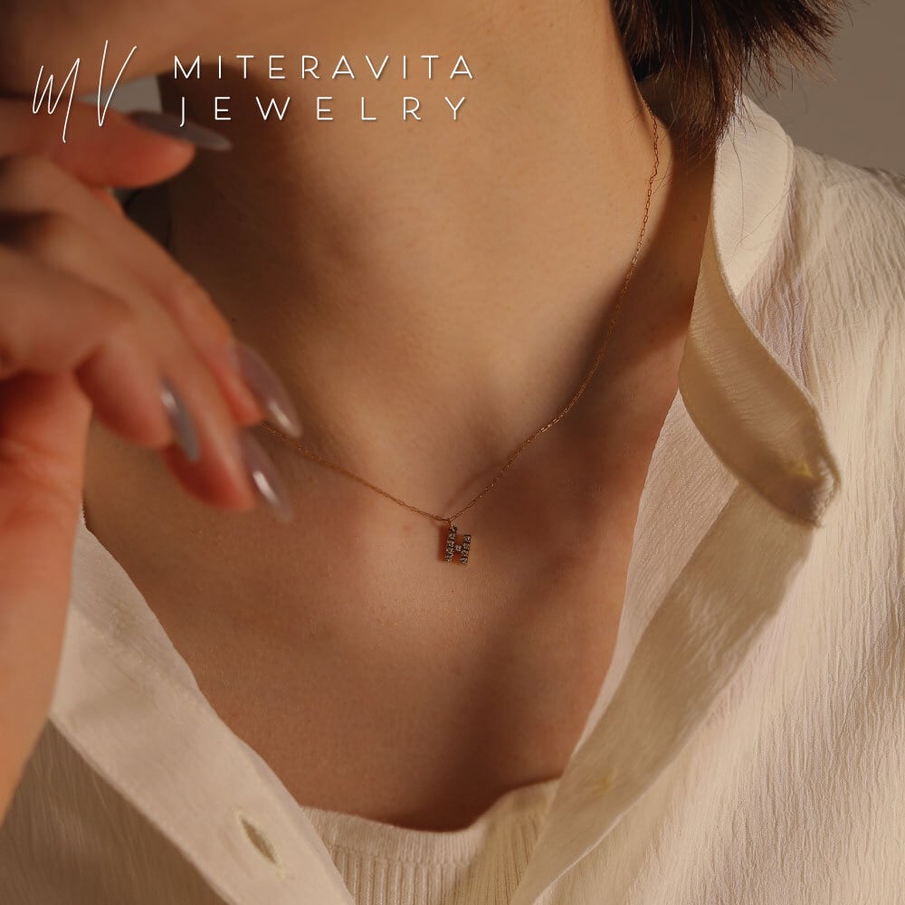 名入れ♡ジルコニア✨ネックレス✨イニシャル♡チャーム✨キラキラ ゴールド 手作り ゴールドカラー 】＼ 初回限定30%off 通常3,000円 ⇒ 2,100円