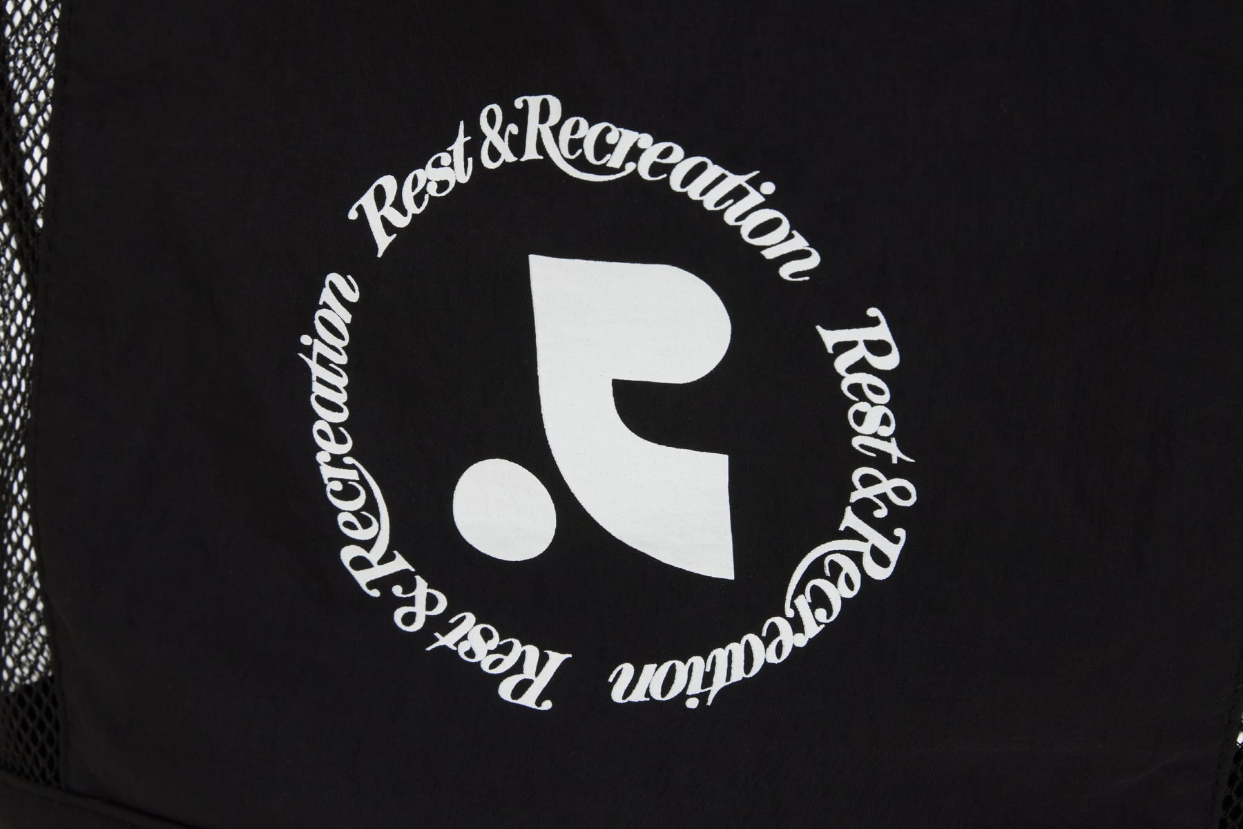 Rest & Recreation] LOGO MESH BACKPACK - BLACK 正規韓国ブランド