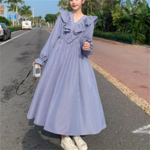 【送料無料】 ワンピース ロングワンピ マキシワンピ 袖あり 長袖 フレア袖 フレアスリーブ Vネック Aライン フレア フリル 薄手生地 可愛い 大人可愛い きれいめ シンプル カジュアル コンサバ 大人 おしゃれ お洒落 こなれ感 フェミニン ラフ ストライプ柄 春 20代 30代 40代 レディース 女性 マタニティ ママ服 デート お出かけ 女子会 お呼ばれ 休日 お茶会 授業参観 着回し 普段使い オルチャン 韓国系 ファッション デコラティブ 体型カバー 定番 プチプラ 着痩せ インスタ映え