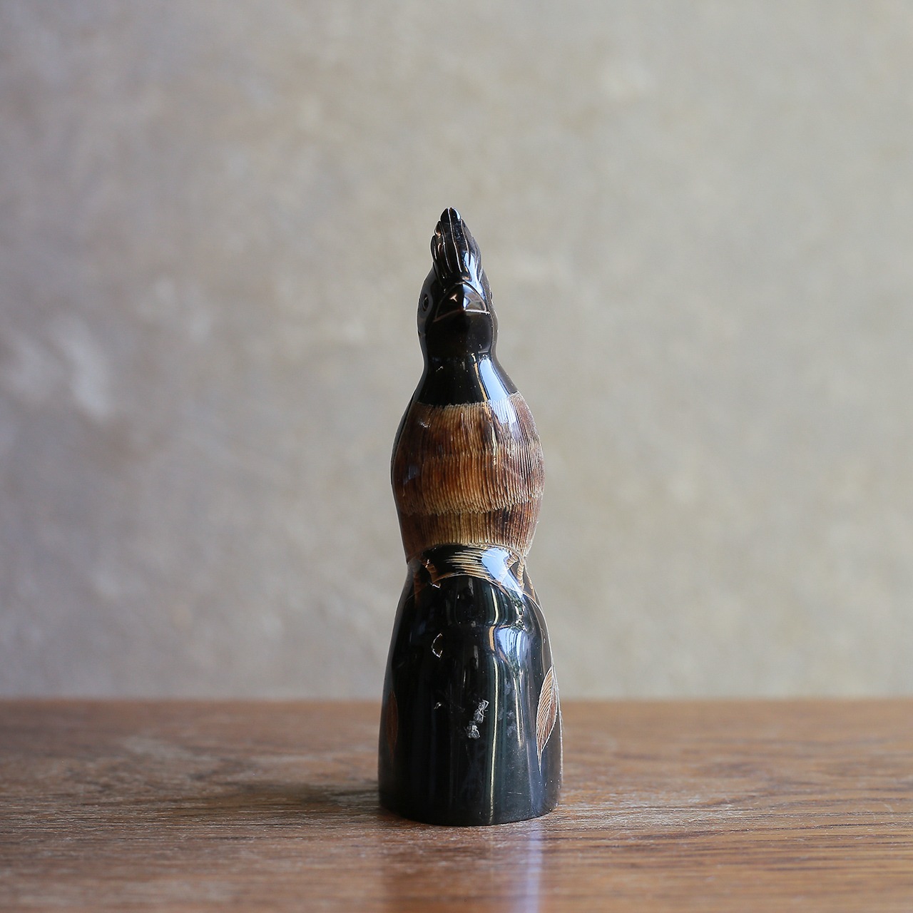 水牛の角から生まれた、美しい雲雀