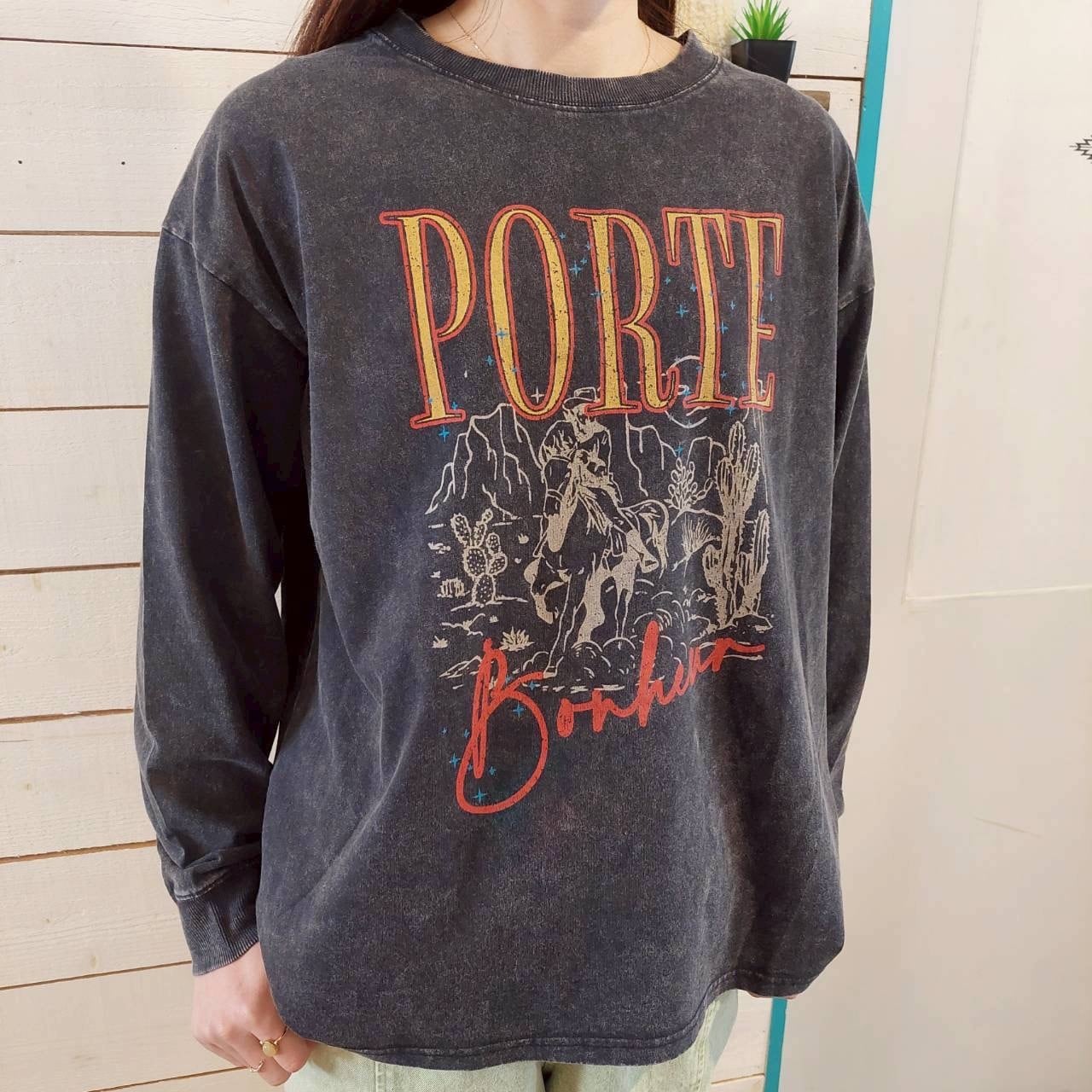 『People's』391-10 KAKELA プリントTシャツロングスリーブ　クルーネック　フリーサイズ