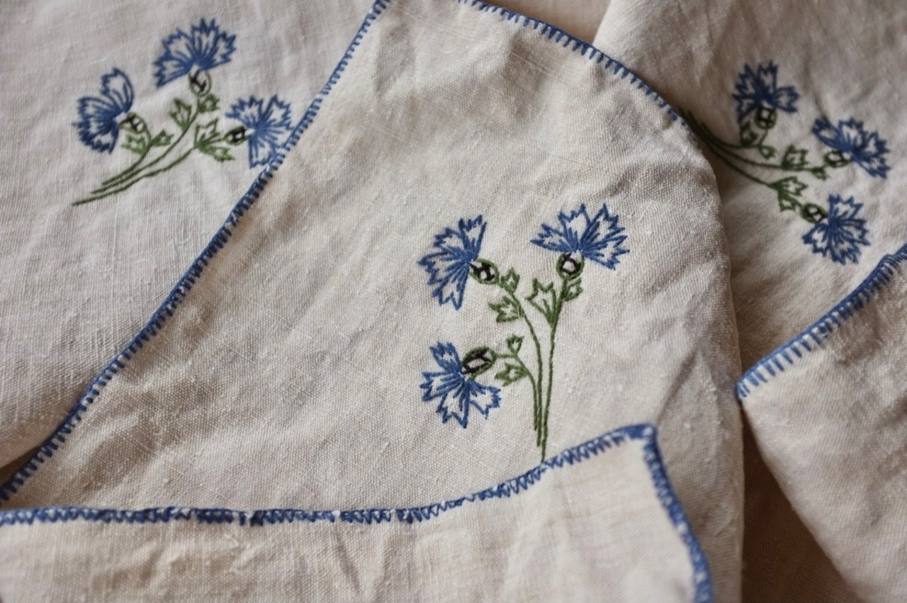 残2 フランス 手織リネン bleuetとシャンブルリネンの刺繍クロス アンティーク