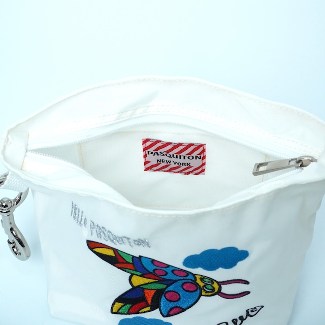 TP33-WHT    Trapezoid Clip Pouch