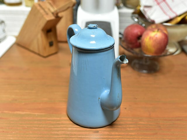 フレンチアンティーク ホーロー製水色のティーポット(B)