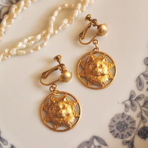 キャットイヤリング ゴールド