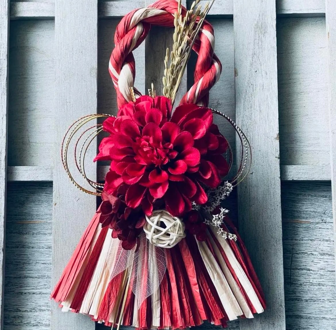 再入荷‼️毎年飾れる 大輪レッドダリアのしめ縄 2026年 注連縄 お正月