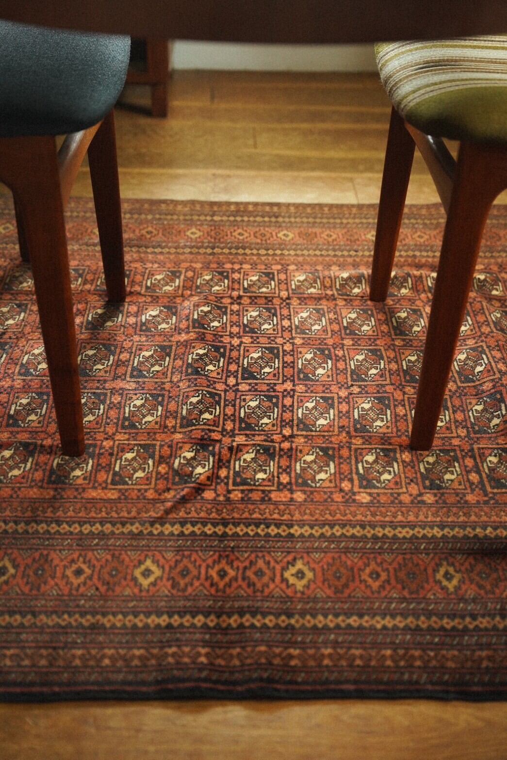 1382-Vintage Turkmen rug