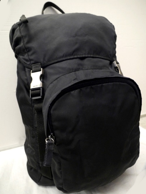 17万◆PRADA プラダ VZ0056 ユニセックス 大容量 ナイロン リュック バックパック ロックサック 黒◆使い勝手の良さで人気再燃の定番モデル