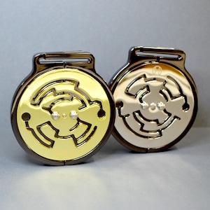 【ONLINE STORE限定】HUZZLE CAST MEDALLION