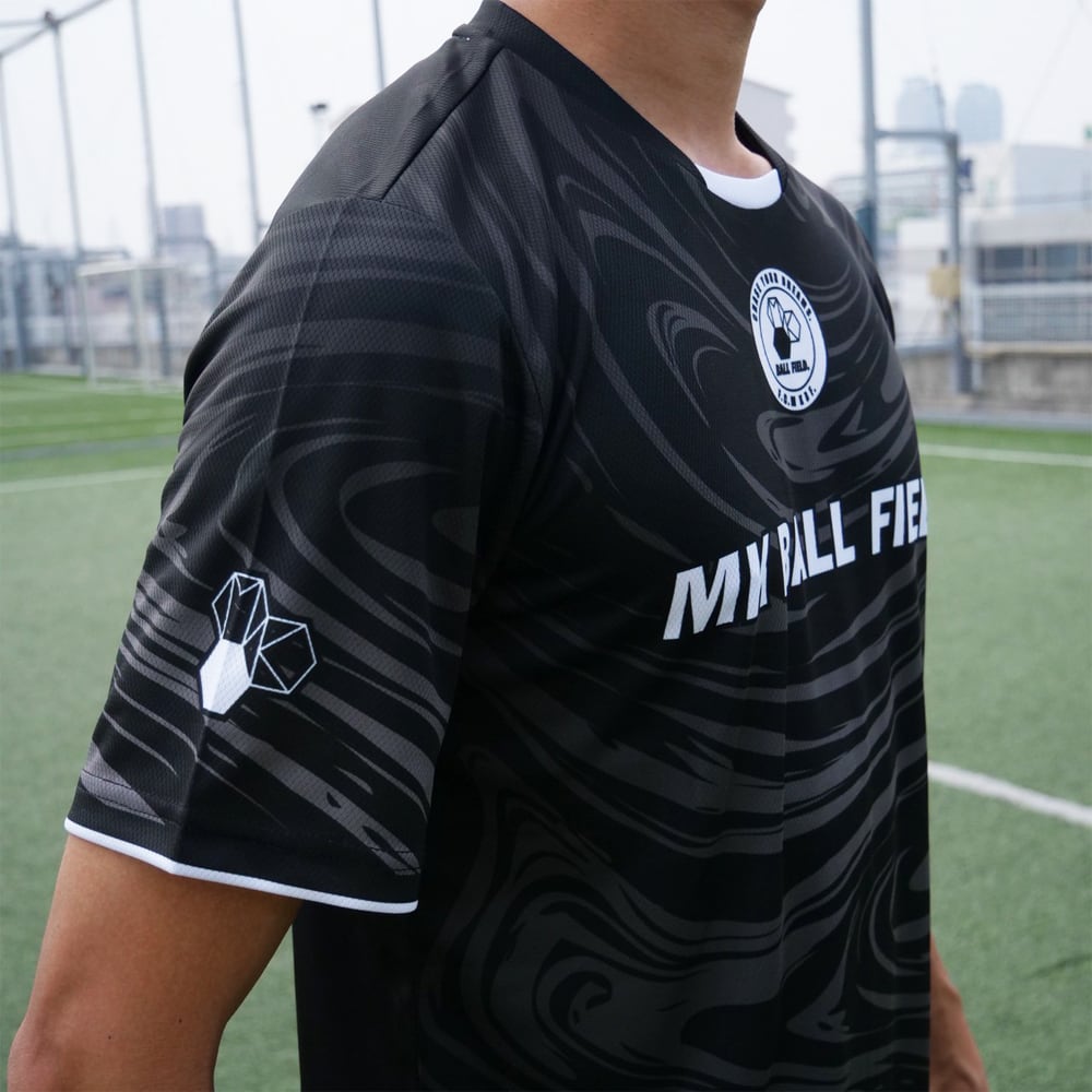 MKBF. TRAINING Short-Sleeve Top - BLACK | MK BALL FIELD.