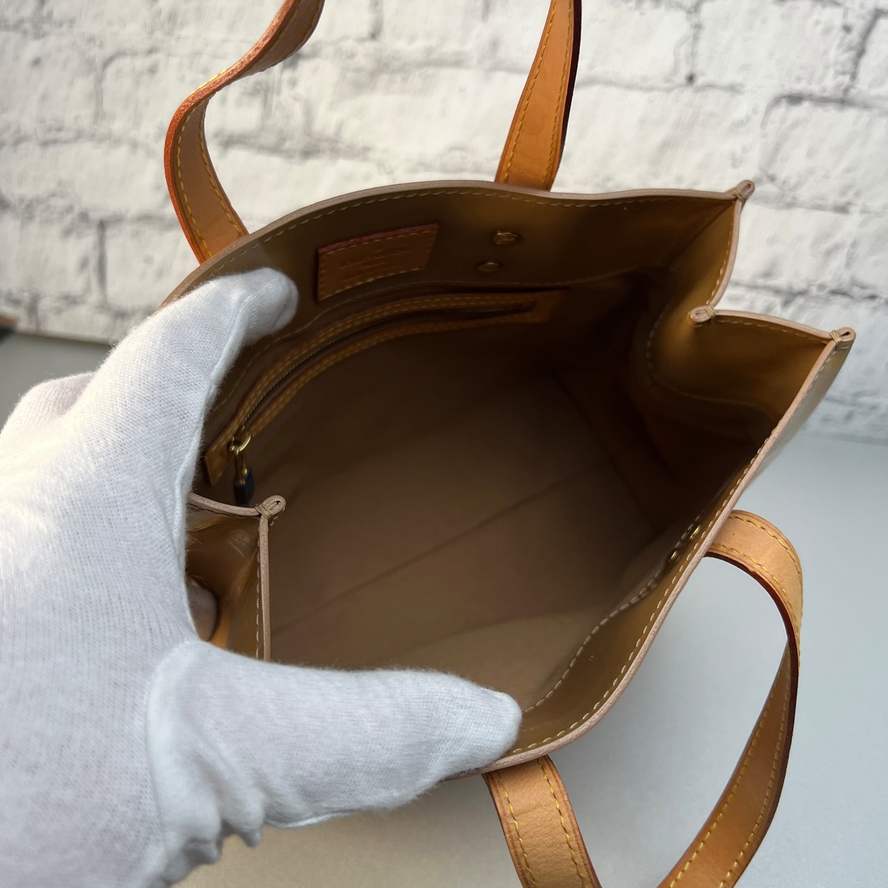 LOUIS VUITTON ルイヴィトン  モノグラム・ヴェルニ リードPM PVC ハンドバッグ ベージュ A-10673