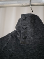 25aw 受注アイテム : RITSUKO KARITA - Louise lapel pullover〔louise〕Ash fog