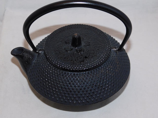  鉄瓶(松)iron kettle(pine)(No12)