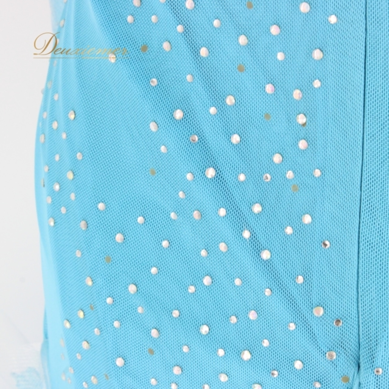 社交ダンス 衣装 スタンダード ドレス ワンピース パーティドレス 水色 prima boutique プリマブティック フロート ブルー系 長袖 ライトブルー シルエット 二重スカート ボリューム 動き 見せる ホースヘア ラインストーン 揺れる フロート ふんわり