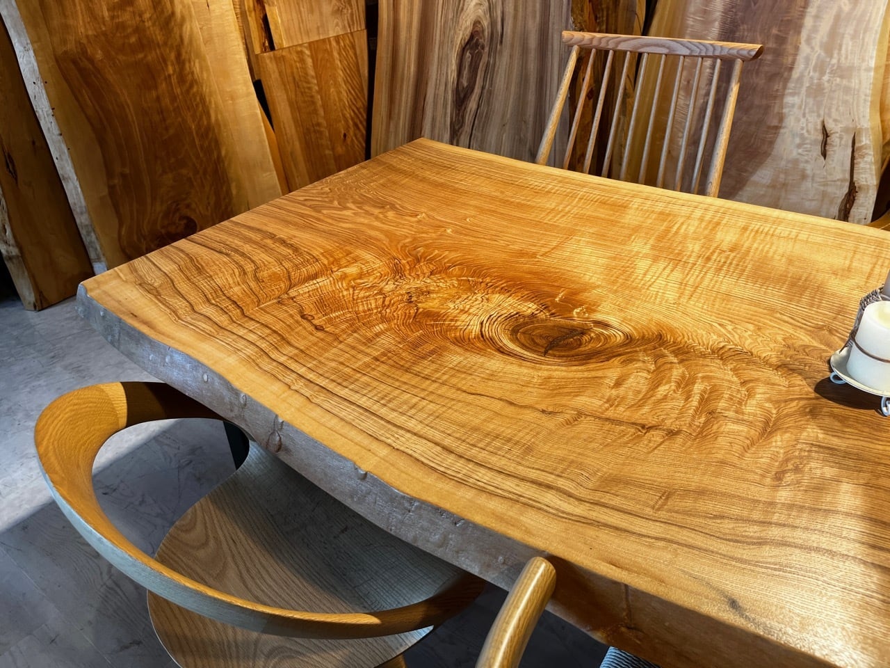 Premium】タモ_2200×940-870×52_青山店_テーブル天板/一枚板 242317